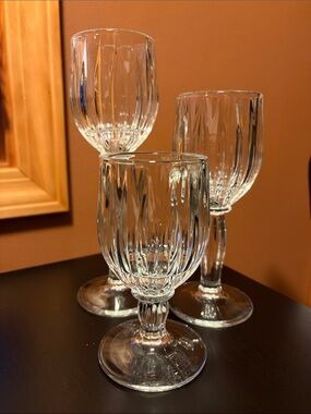 Home Interiors Graduated Height Votive Tealights candle cups Pressed Glass EUC!